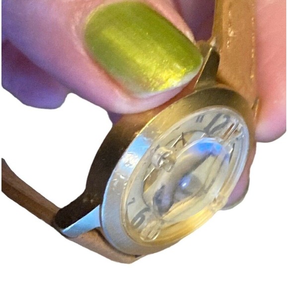 Guess women’s bubble watch with stripes and light brown leather band - Picture 10 of 12